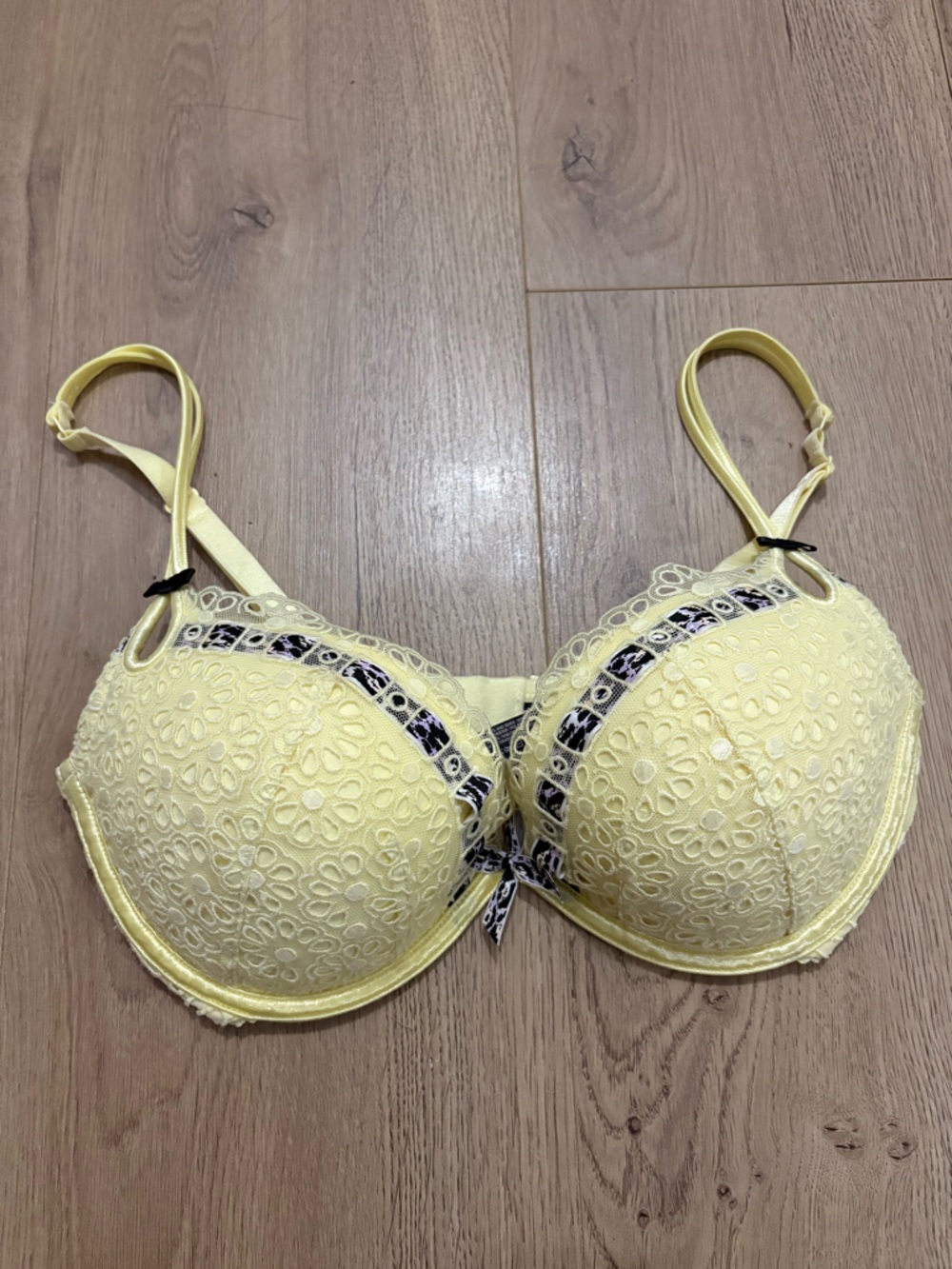 Victoria's Secret Yellow Lace Floral Push-Up Bra